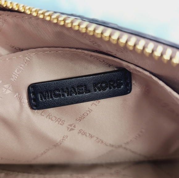 Michael Kors Large Zip Clutch Wristlet Black Patent Leather - Picture 11 of 12